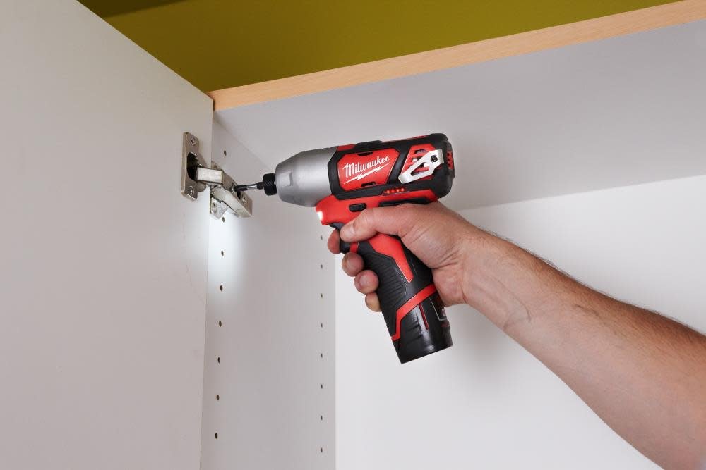 milwaukee-m12-12v-hammer-drillimpact-driver-combo-kit-2-tool-2497-22-detail-view-1