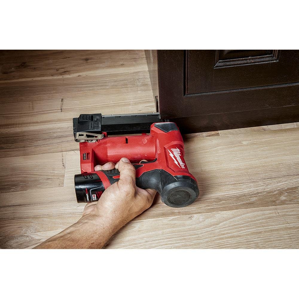 milwaukee-m12-23-gauge-pin-nailer-kit-2540-21-detail-view-14