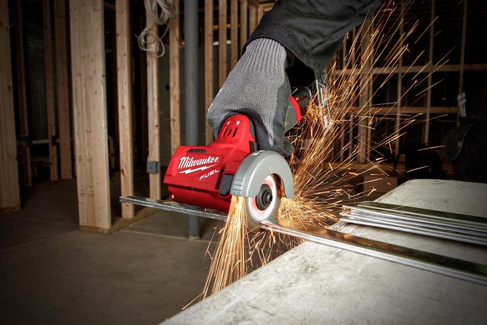 milwaukee-m12-fuel-3-in-compact-cut-off-tool-bare-tool-2522-20-detail-view-1