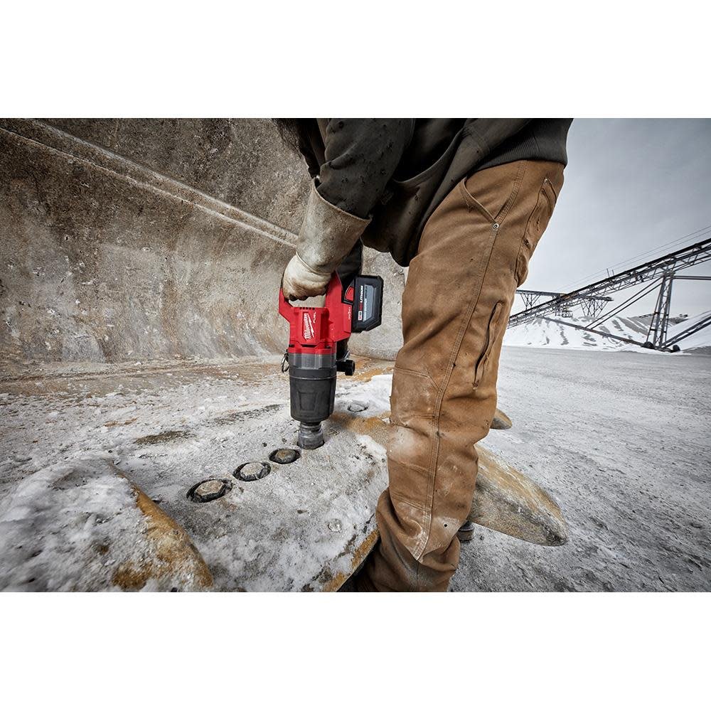 milwaukee-m18-fuel-1-in-d-handle-high-torque-impact-wrench-with-one-key-kit-2868-22hd-detail-view-5