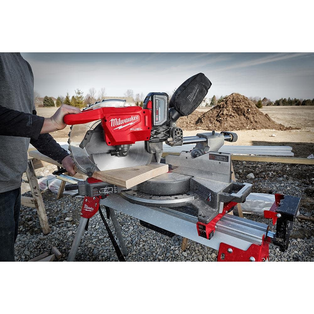 milwaukee-m18-fuel-12inch-dual-bevel-sliding-compound-miter-saw-kit-2739-21hd-detail-view-6