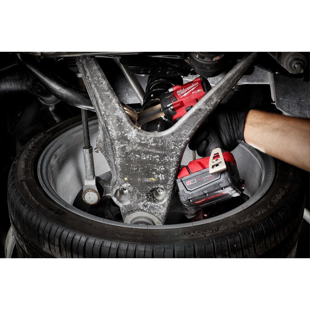 milwaukee-m18-fuel-38inch-compact-impact-wrench-with-friction-ring-kit-2854-22r-detail-view-4