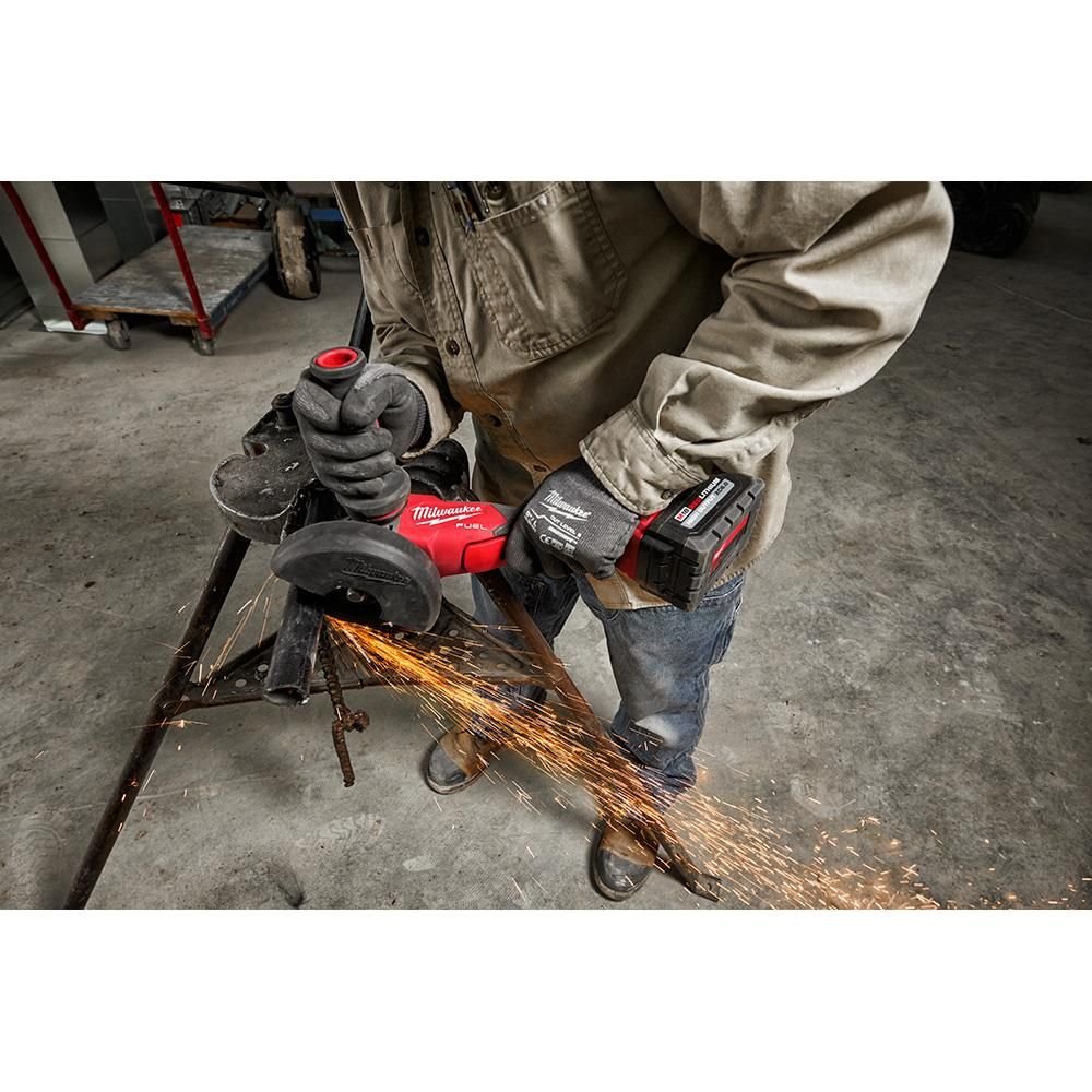 milwaukee-m18-fuel-4-12inch-5inch-braking-grinder-paddle-switch-no-lock-kit-2882-22-detail-view-16