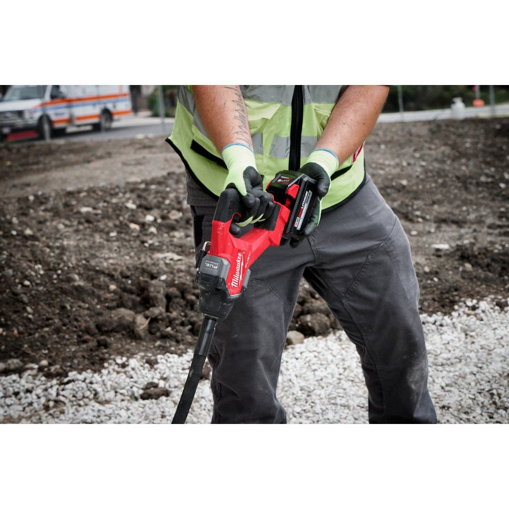 milwaukee-m18-fuel-8-concrete-pencil-vibrator-bare-tool-2911-20-detail-view-9