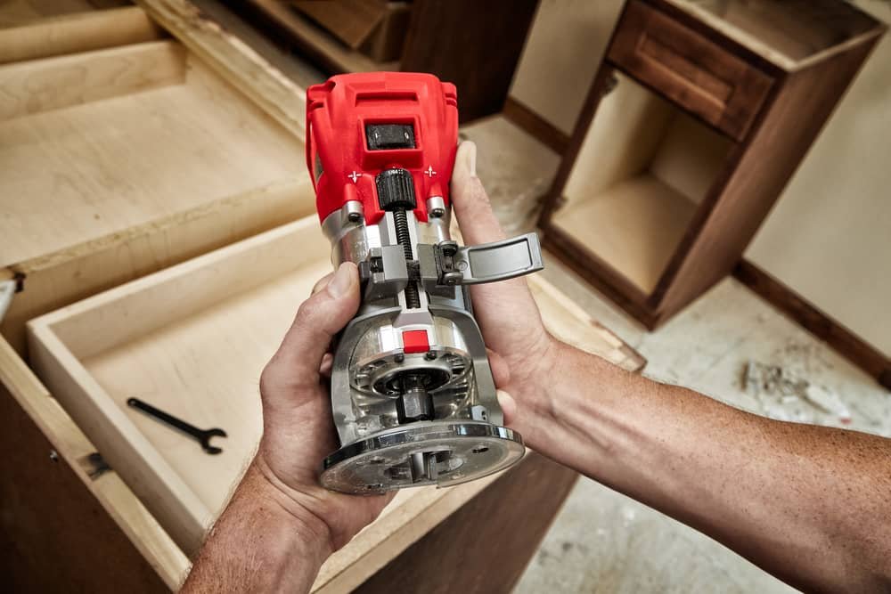 milwaukee-m18-fuel-compact-router-bare-tool-reconditioned-2723-80-detail-view-10