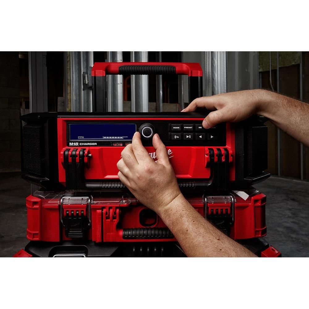 milwaukee-m18-packout-radio-charger-bare-tool-2950-20-detail-view-18